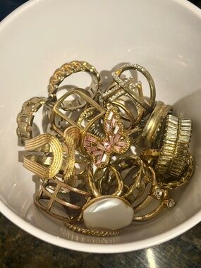 Ring bundle (10+ rings, mix of sizes)